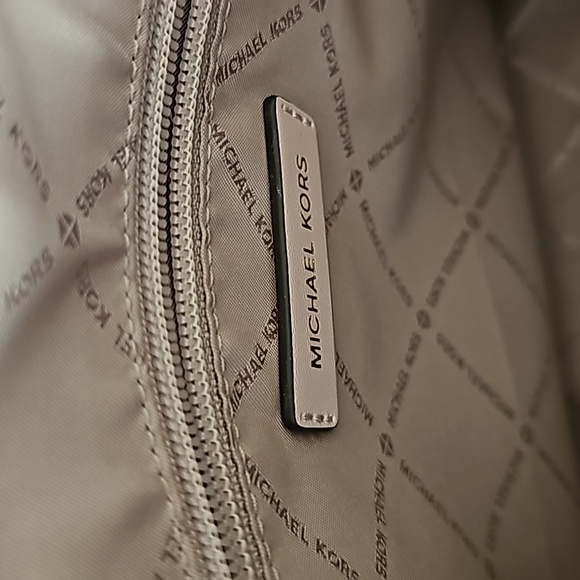 Michael Kors satchel - Picture 5 of 8